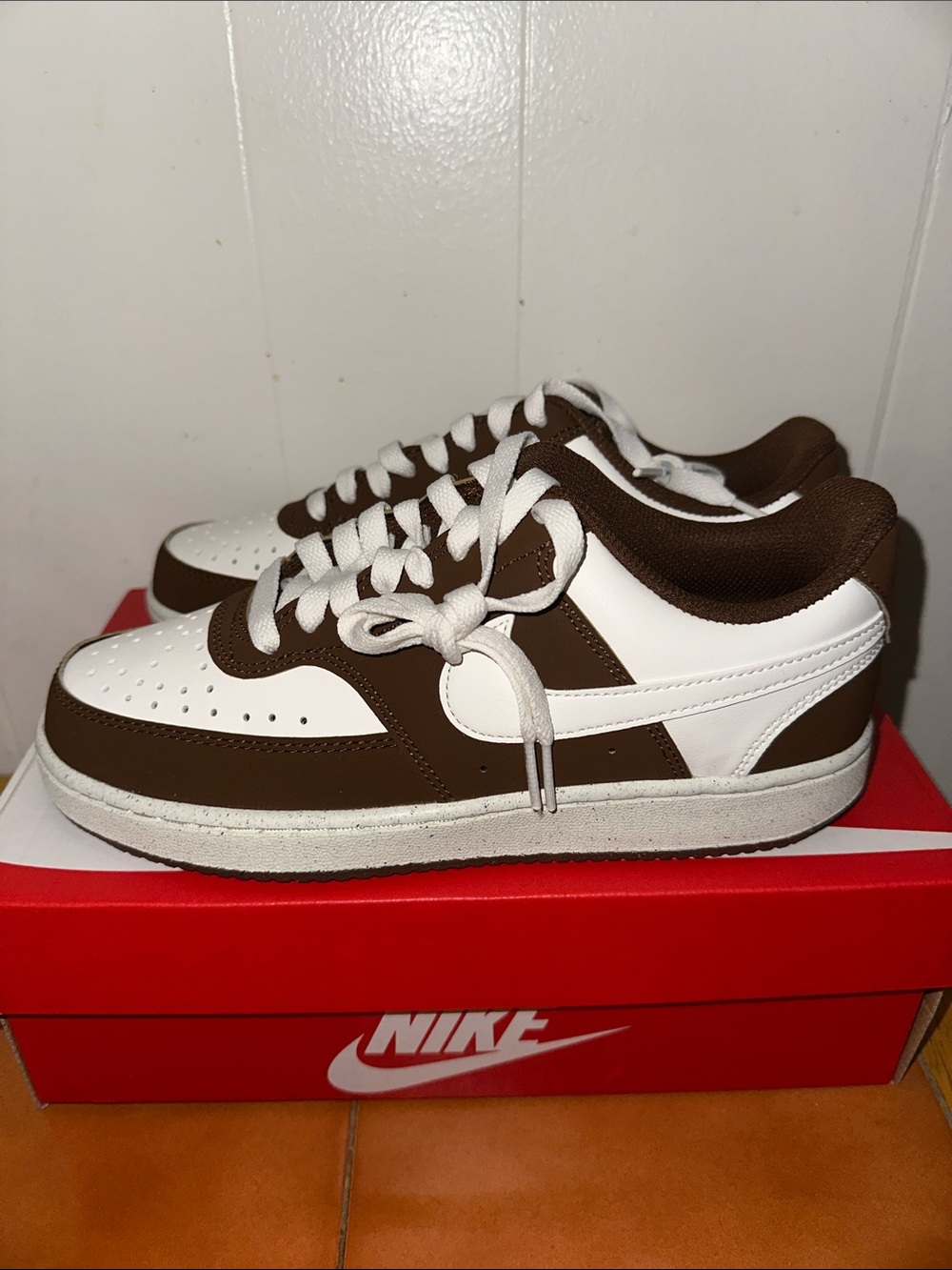 Nike Women Low-Top Sneakers - White and Brown